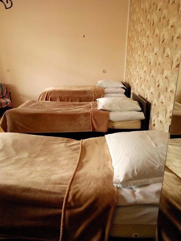 Red Stone Guest House Stepantsminda Quarto foto