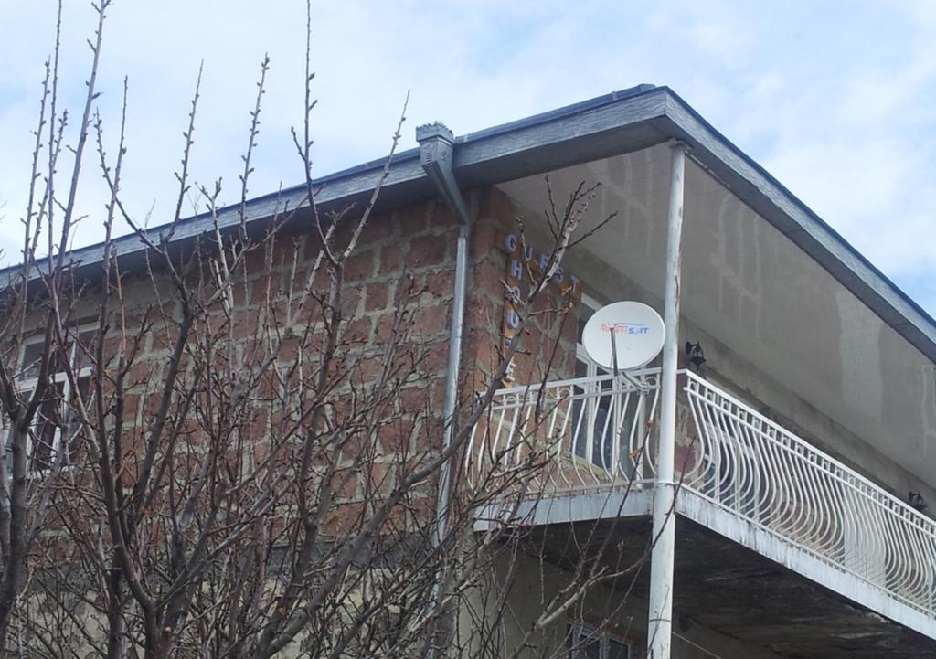 Red Stone Guest House Stepantsminda Exterior foto