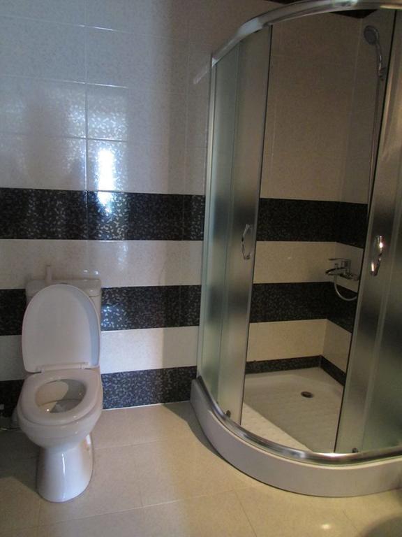 Red Stone Guest House Stepantsminda Quarto foto