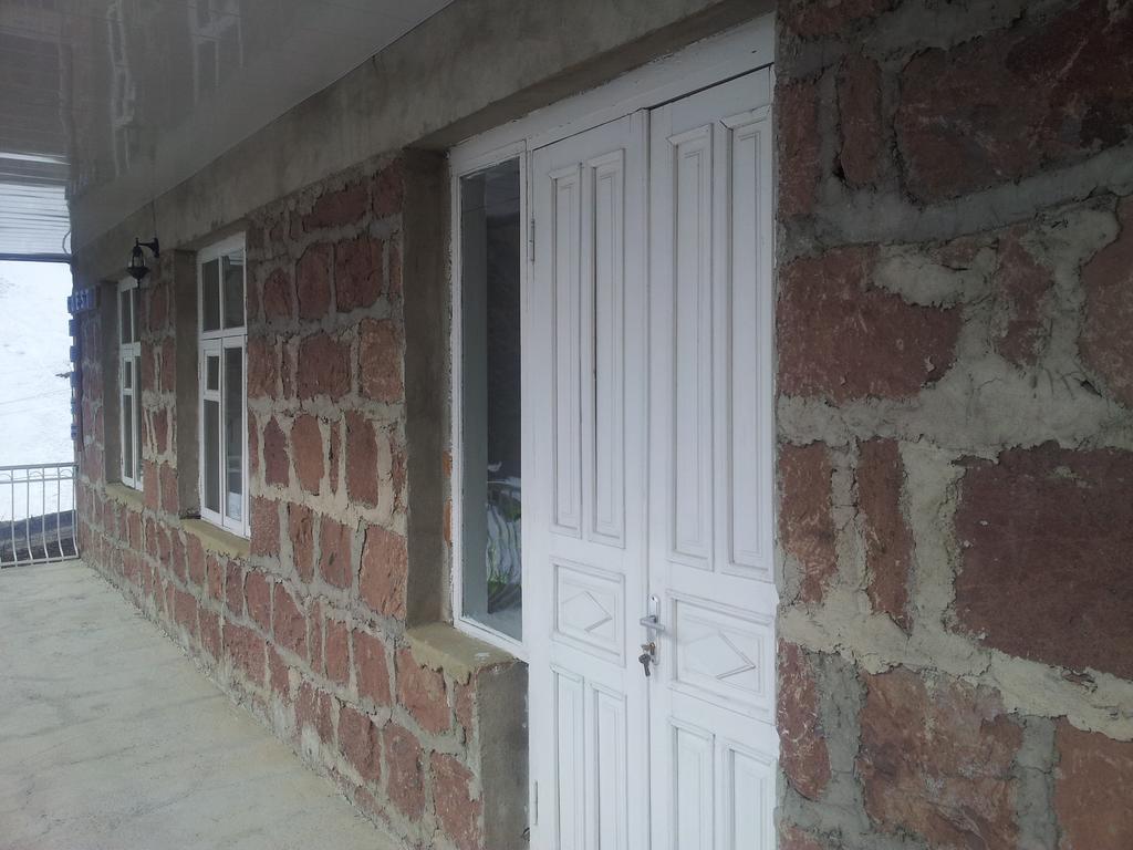Red Stone Guest House Stepantsminda Quarto foto