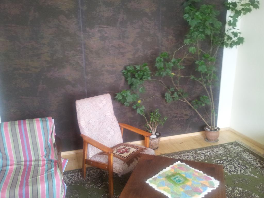 Red Stone Guest House Stepantsminda Exterior foto
