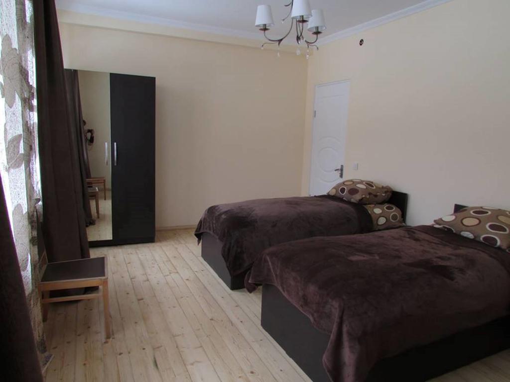 Red Stone Guest House Stepantsminda Quarto foto