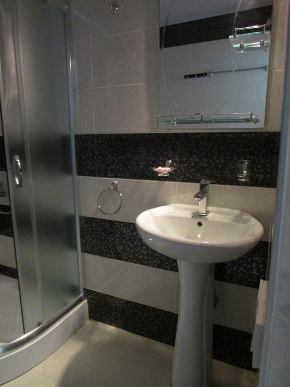 Red Stone Guest House Stepantsminda Quarto foto