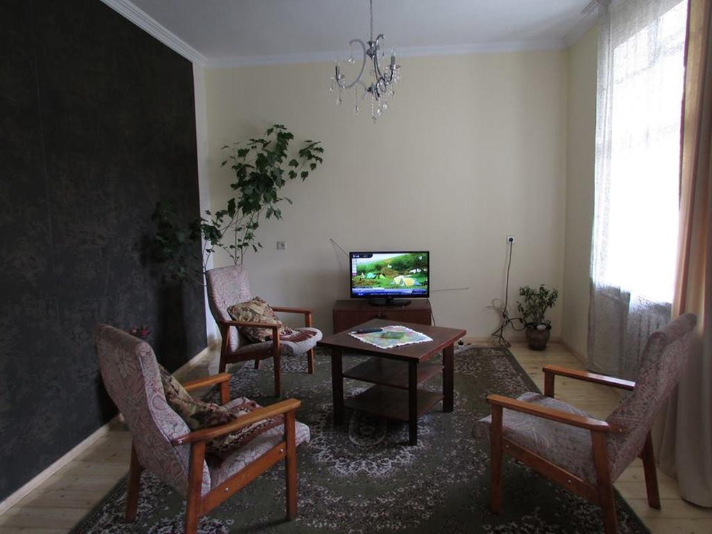 Red Stone Guest House Stepantsminda Quarto foto