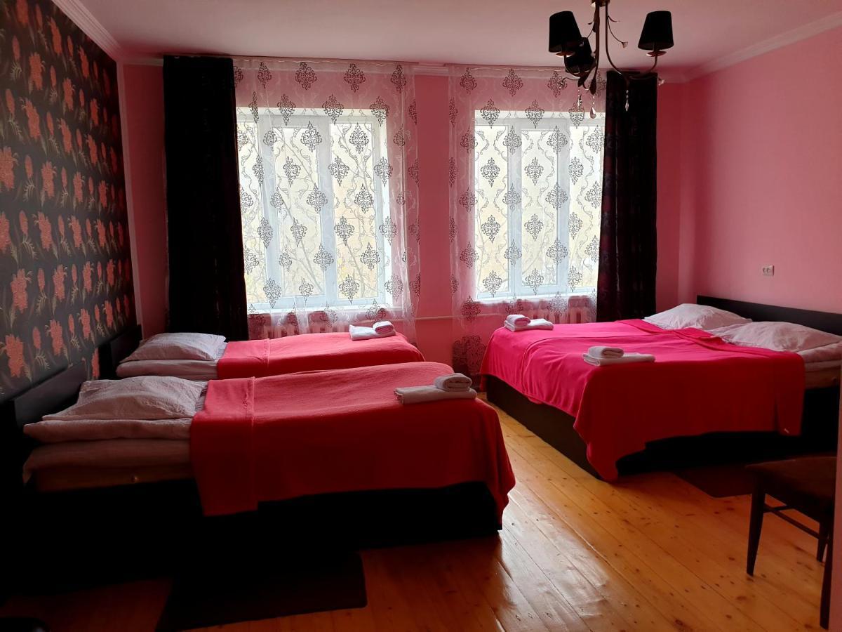 Red Stone Guest House Stepantsminda Exterior foto