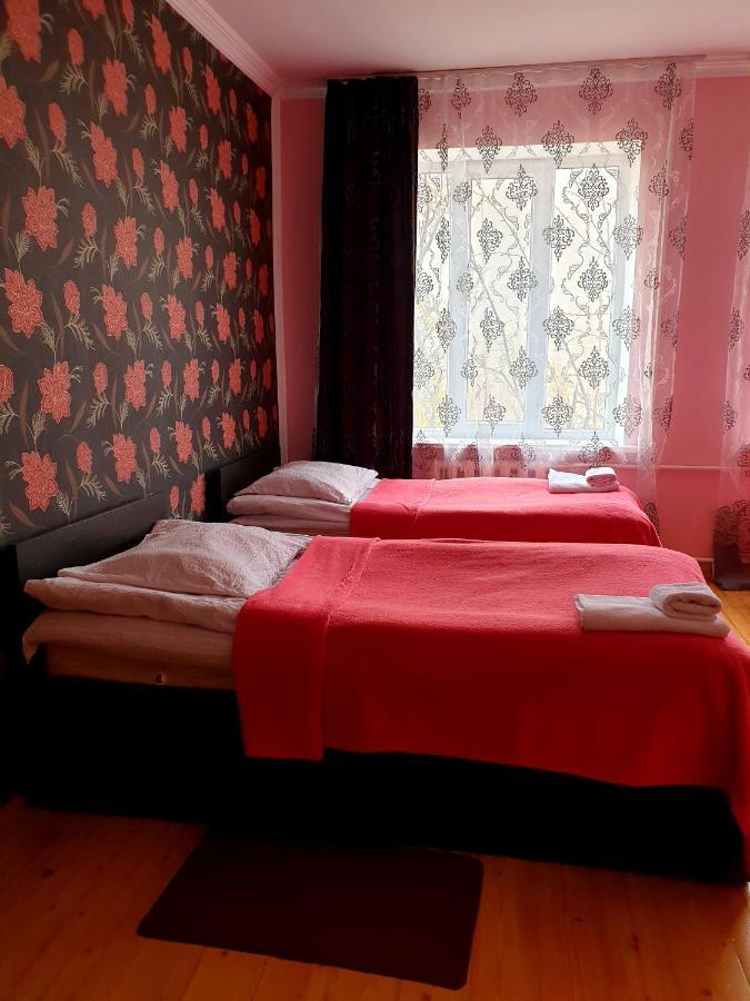Red Stone Guest House Stepantsminda Exterior foto