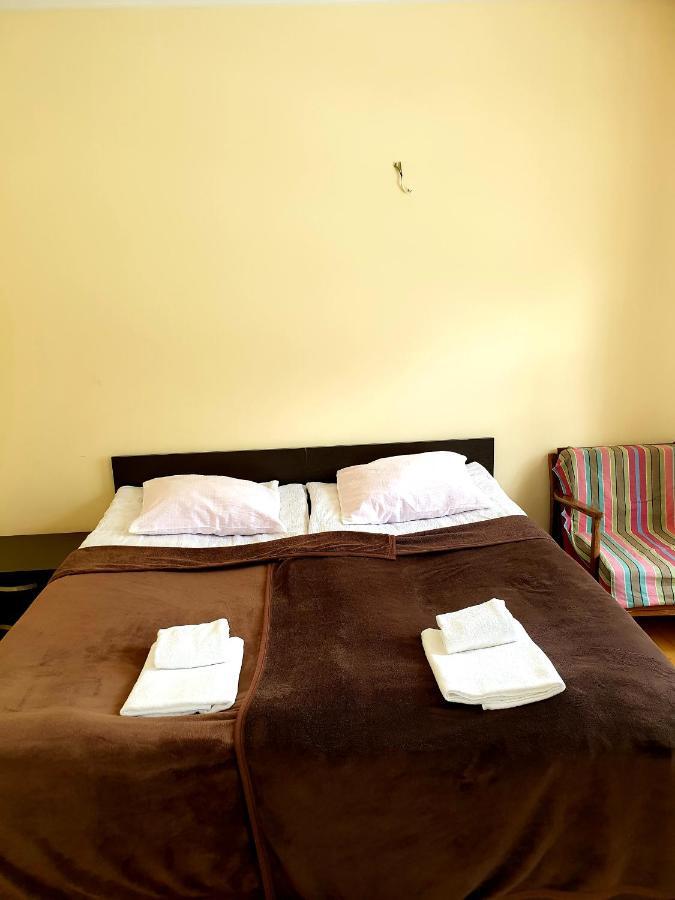 Red Stone Guest House Stepantsminda Exterior foto